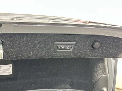 Used 2023 BMW 530e xDrive w/ Premium Package image 33