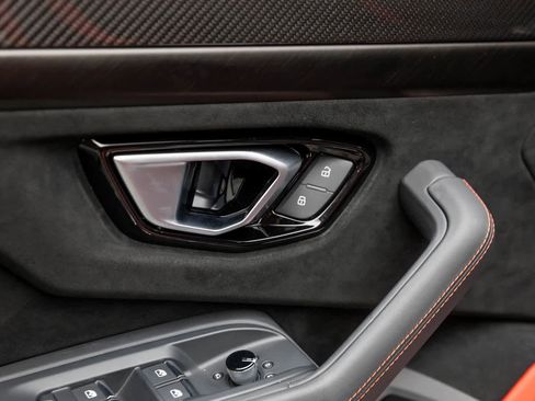 Used 2024 Lamborghini Urus Performante image 24