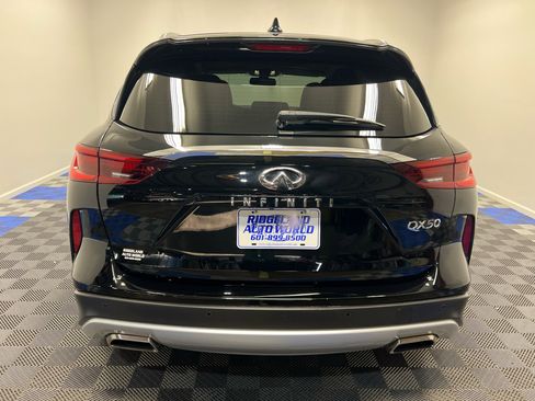 Used 2022 INFINITI QX50 Essential image 11