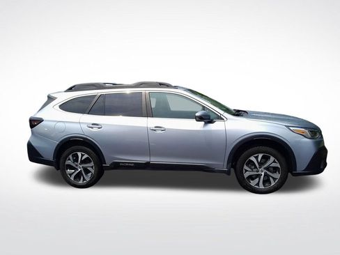 Used 2022 Subaru Outback Limited AWD/4WD image 9