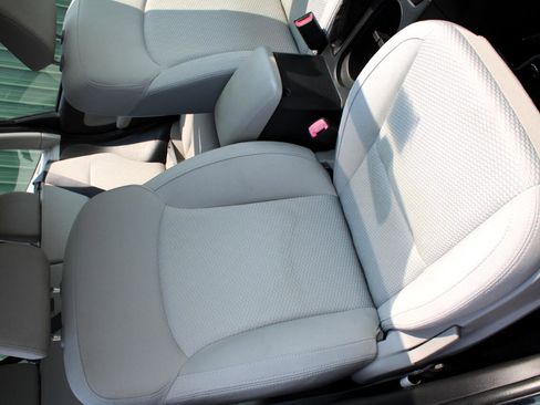 Used 2015 Subaru Forester 2.5i w/ Alloy Wheel Package image 13