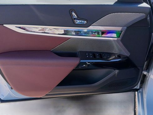 New 2026 BMW 750e xDrive w/ Executive Package image 22