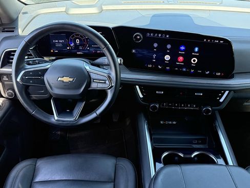 Used 2025 Chevrolet Tahoe LT RWD image 11