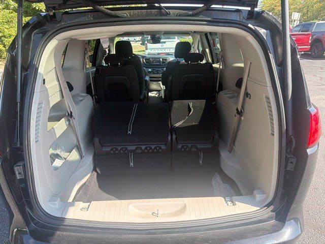 Used 2024 Chrysler Voyager LX FWD image 14