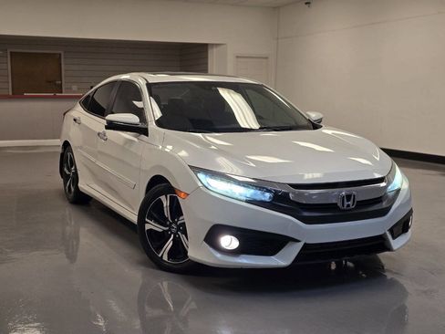 Used 2016 Honda Civic Touring image 2