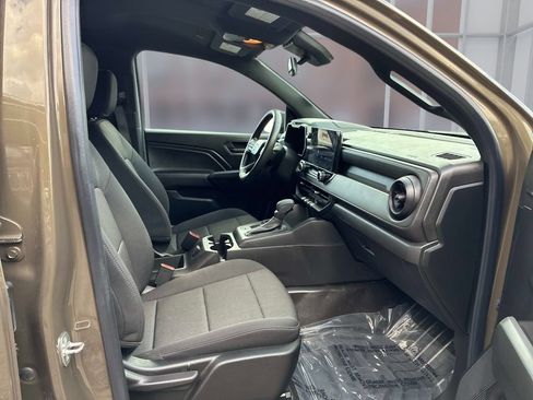 Used 2023 Chevrolet Colorado W/T RWD image 18