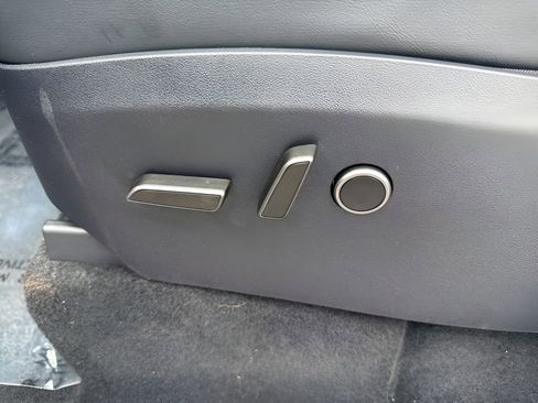 Used 2024 Tesla Model Y Long Range RWD image 10