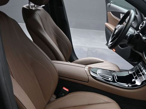 Used 2023 Mercedes-Benz E 350 4MATIC Sedan image 5