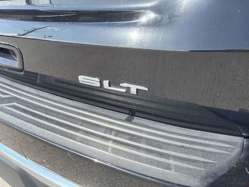 Used 2023 GMC Yukon SLT RWD image 35
