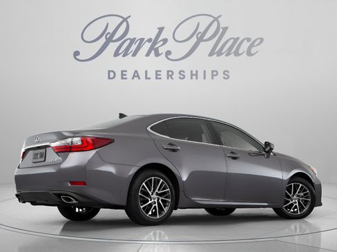 Used 2017 Lexus ES 350 w/ Premium Package FWD image 5