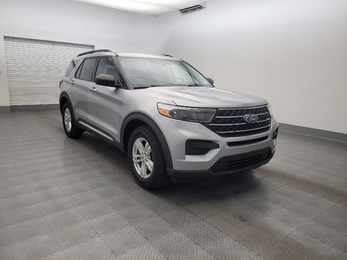Used 2020 Ford Explorer XLT RWD image 13