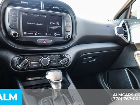 Used 2025 Kia Soul LX w/ LX Technology Package FWD image 38