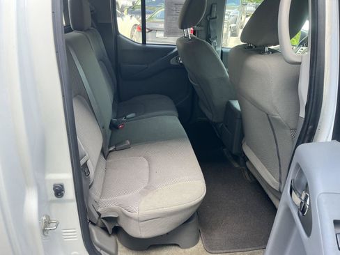 Used 2018 Nissan Frontier SV AWD/4WD image 13