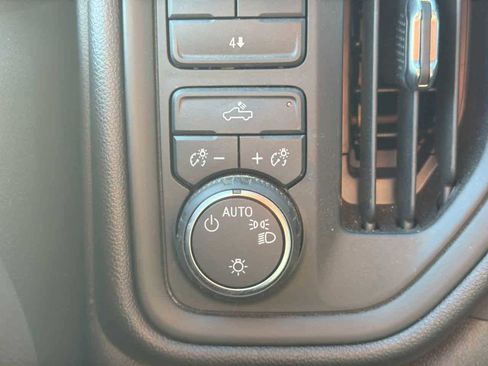 Used 2025 Chevrolet Silverado 3500 W/T image 22