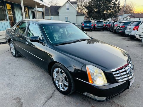 Used 2010 Cadillac DTS Platinum image 1