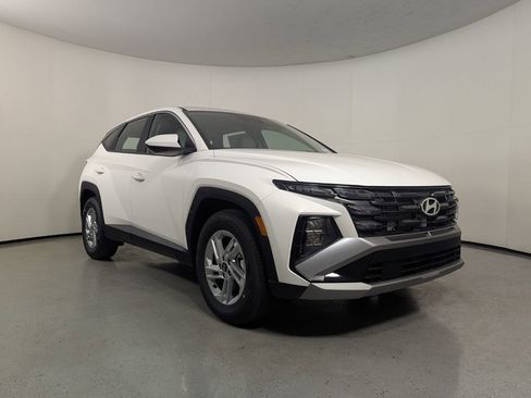 New 2026 Hyundai Tucson SE FWD image 1