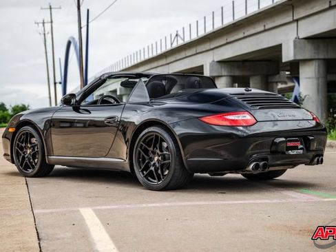 Used 2010 Porsche 911 Carrera RWD image 5