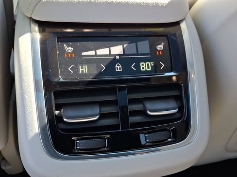 New 2026 Volvo XC60 B5 Ultra w/ Protection Package Premier image 6