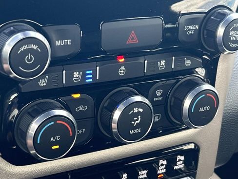 Used 2019 RAM 1500 Laramie w/ Sport Appearance Package AWD/4WD image 36
