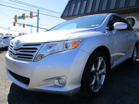 Used 2011 Toyota Venza AWD w/ Comfort Pkg image 3
