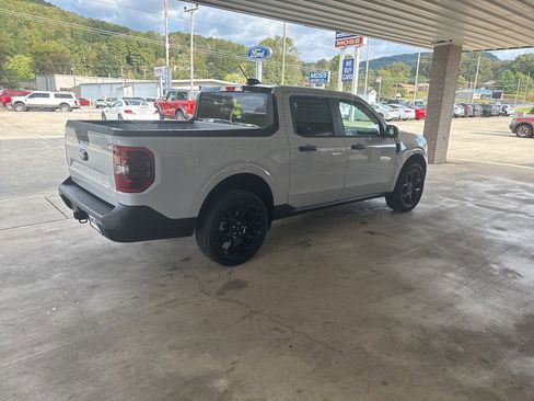 New 2025 Ford Maverick XLT w/ XLT Luxury Package image 4