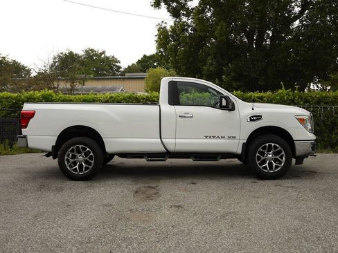 Used 2017 Nissan Titan SV AWD/4WD image 6