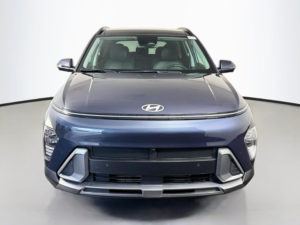 Used 2024 Hyundai Kona Limited AWD/4WD image 2
