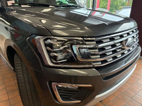 Used 2019 Ford Expedition Limited w/ Equipment Group 302A image 2