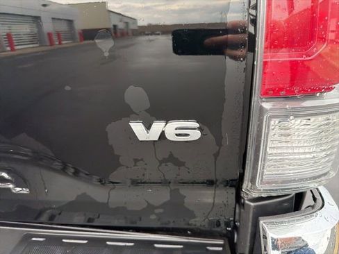 Certified 2023 Toyota Tacoma TRD Off-Road image 10