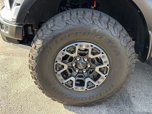 Used 2025 Ford F150 Raptor w/ Equipment Group 803A Raptor R image 9