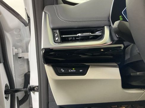 New 2026 BMW X1 xDrive28i w/ Technology Package AWD/4WD image 16
