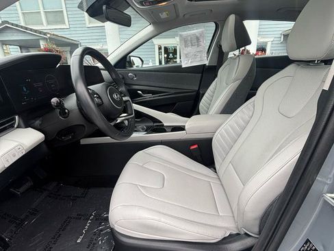 Used 2023 Hyundai Elantra Limited FWD image 9