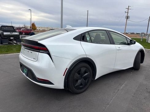 Used 2024 Toyota Prius LE image 3