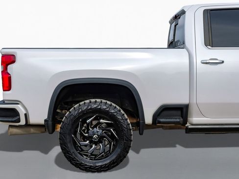 Used 2021 Chevrolet Silverado 2500 High Country w/ Z71 Off-Road Package image 6