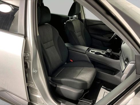 Used 2024 Nissan Rogue SV AWD/4WD image 34