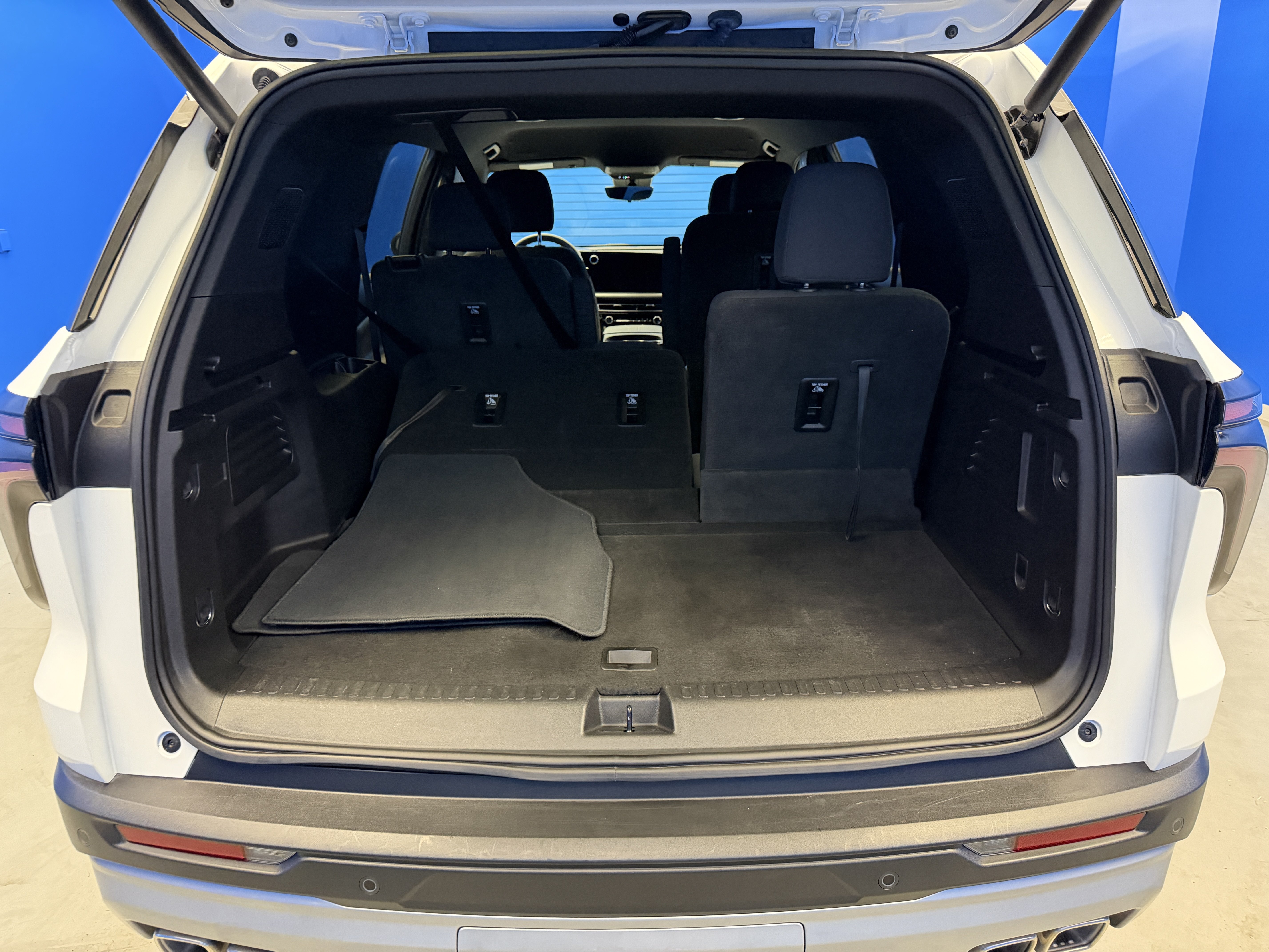 Used 2026 Chevrolet Traverse LT w/ Driver Confidence Package FWD image 30
