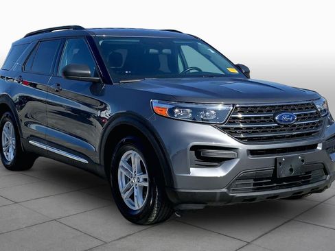 Used 2022 Ford Explorer XLT RWD image 3