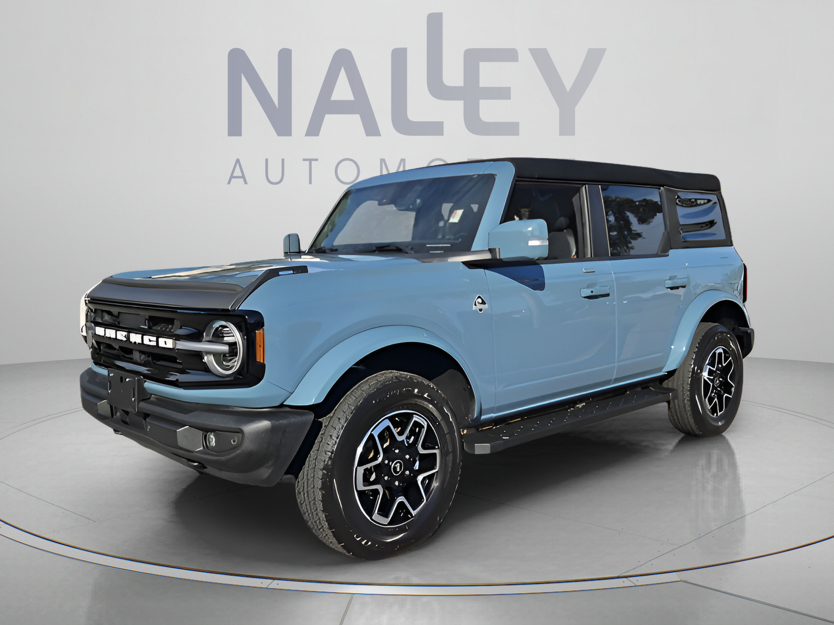 Used 2023 Ford Bronco Outer Banks AWD/4WD image 1