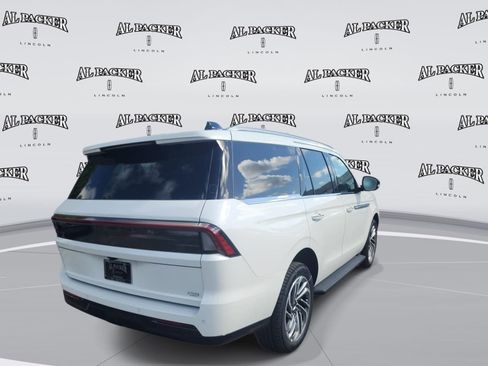 New 2026 Lincoln Navigator Premiere AWD/4WD image 5