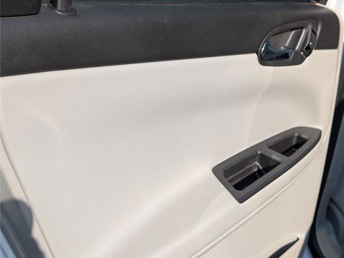 Used 2011 Chevrolet Impala LS FWD image 31