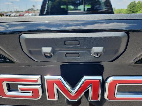 Used 2026 GMC Sierra 2500 AT4 w/ AT4 Premium Plus Package AWD/4WD image 13