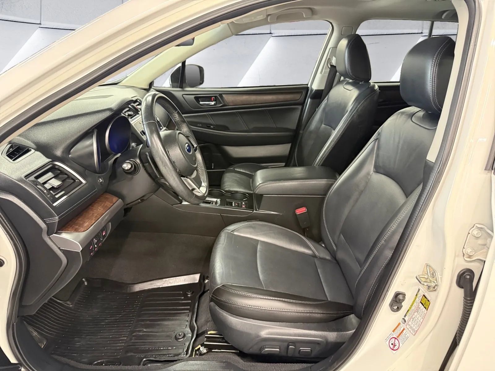 Used 2019 Subaru Outback 3.6R Limited AWD/4WD image 16