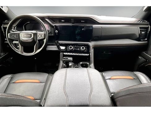 Used 2024 GMC Sierra 1500 AT4 w/ Technology Package AWD/4WD image 8