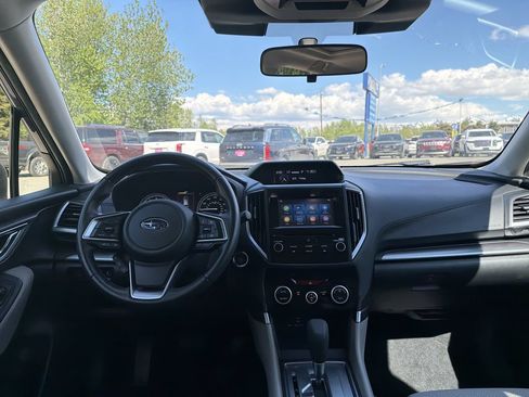 Used 2022 Subaru Forester Premium AWD/4WD image 23
