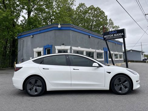 Used 2021 Tesla Model 3 Standard Range Plus RWD image 3