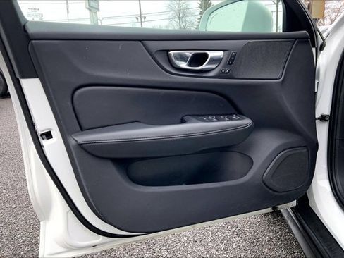 Used 2025 Volvo V60 B5 Cross Country Plus image 23