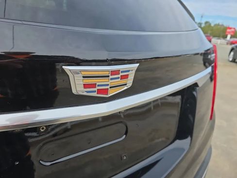 Used 2018 Cadillac XT5 Luxury w/ Driver Awareness Package image 10