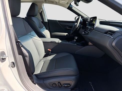 New 2025 Lexus ES 350 w/ Premium Package image 15