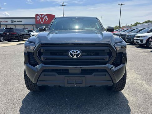 Used 2025 Toyota Tacoma SR AWD/4WD image 2