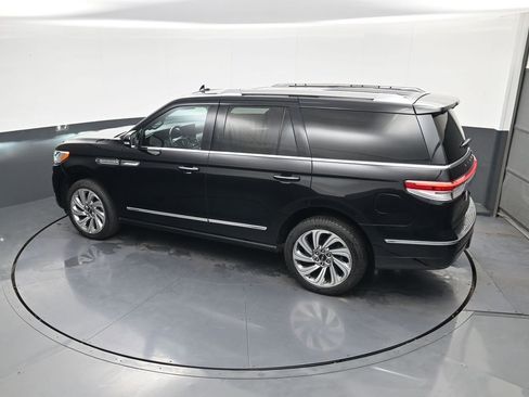 Used 2024 Lincoln Navigator Premiere image 31